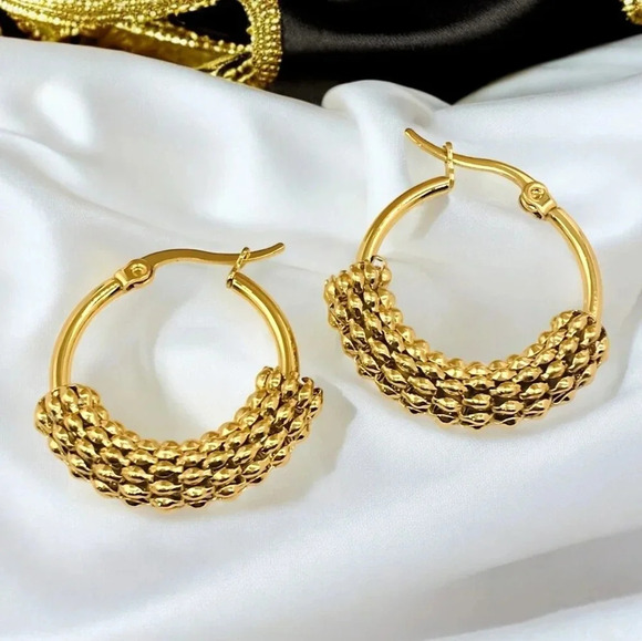 🆕️✨18K Gold Plated Beaded Hoop Earrings | Hypoallergenic & Gift-Ready 🎁 - Picture 1 of 9